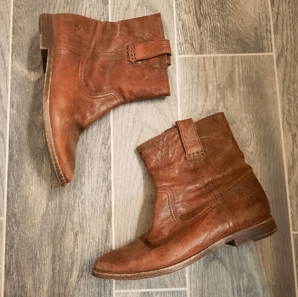 Frye Ann Shortie Boots 6 - Picture 3 of 9
